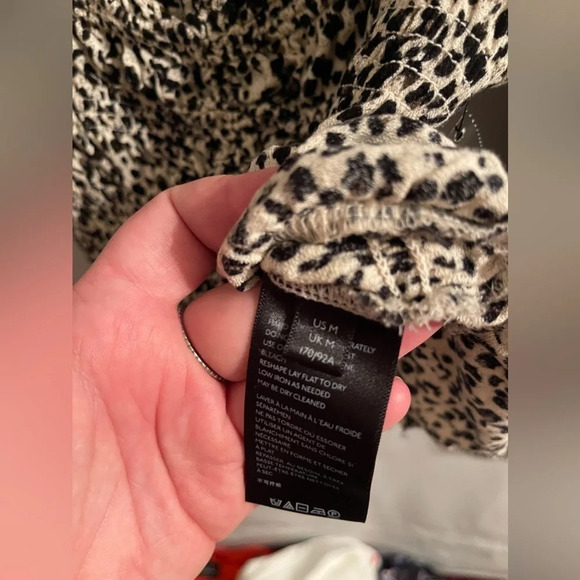 Urban Outfitters Ruched Blouse - Picture 5 of 6